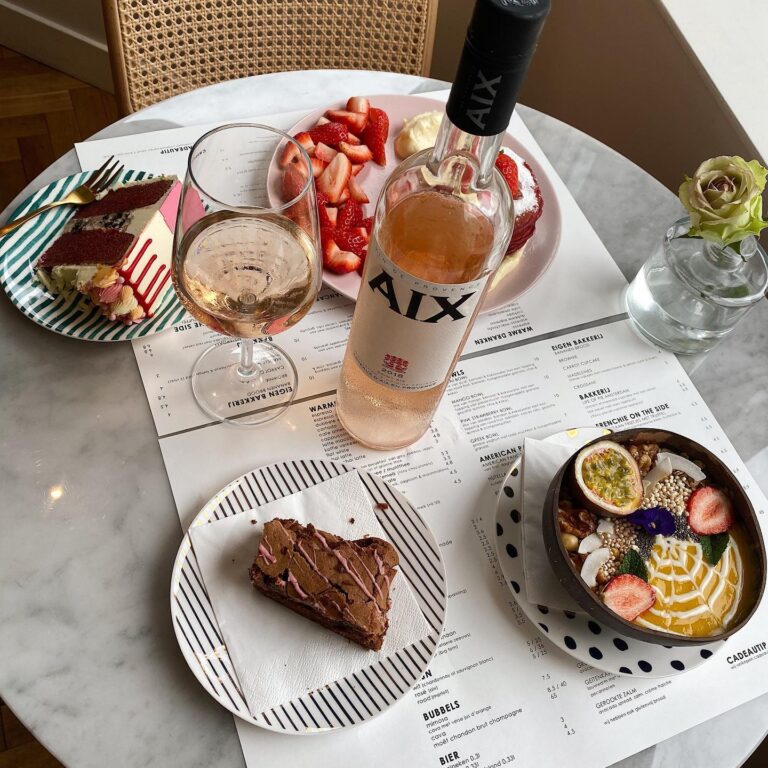 Frenchie 2 frenchies 768x768