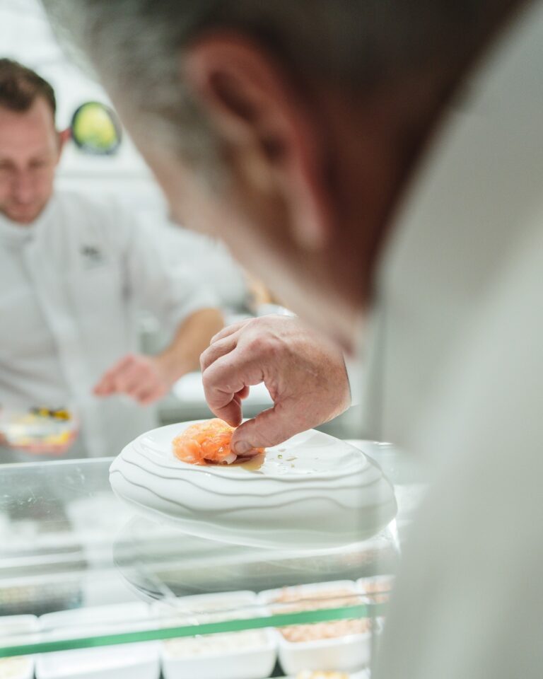 421125369 239790882505554 1871235100464272891 n 768x960